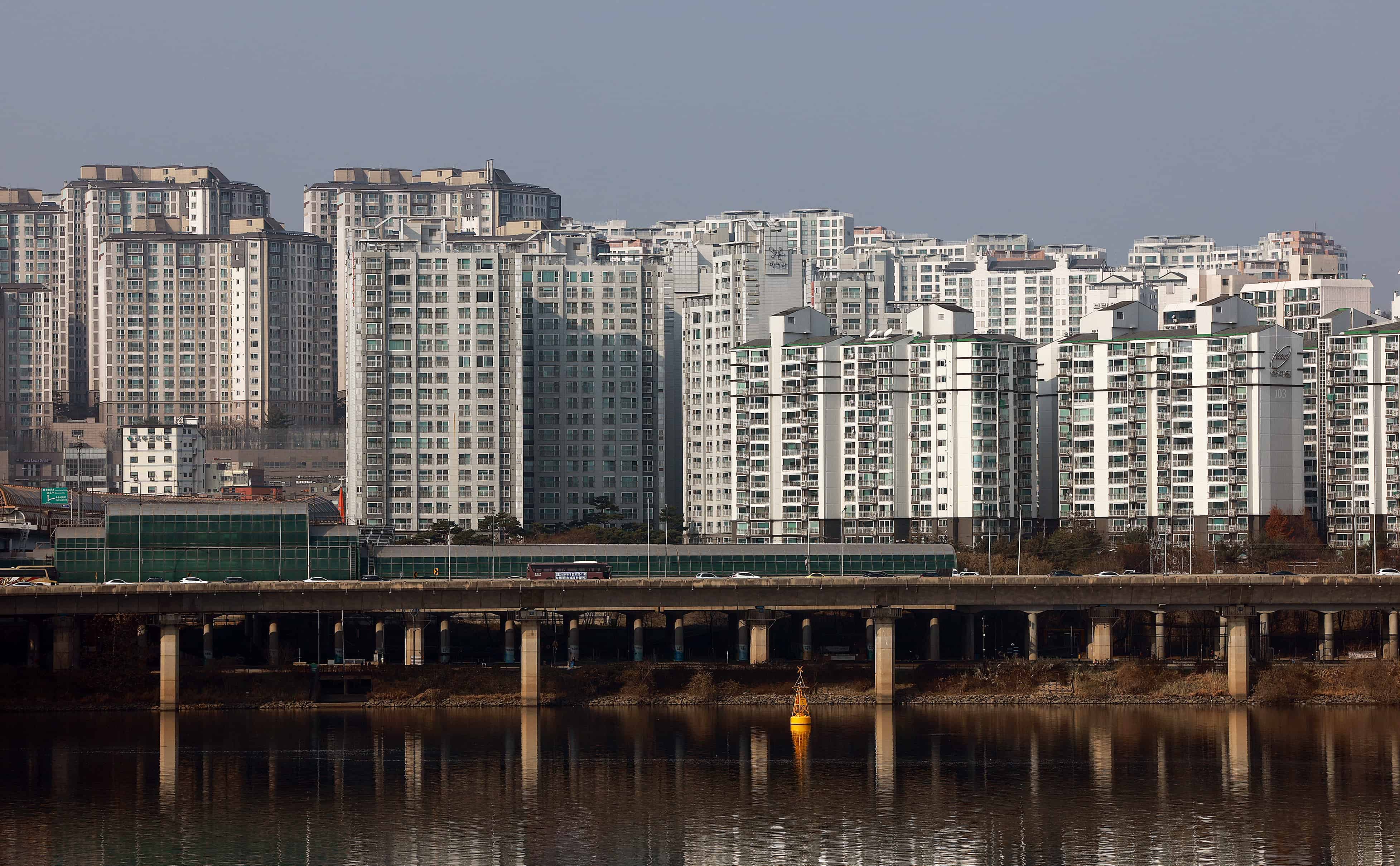 말도 많고 탈도 많았던 2025년 부동산 시장 총정리 썸네일 이미지