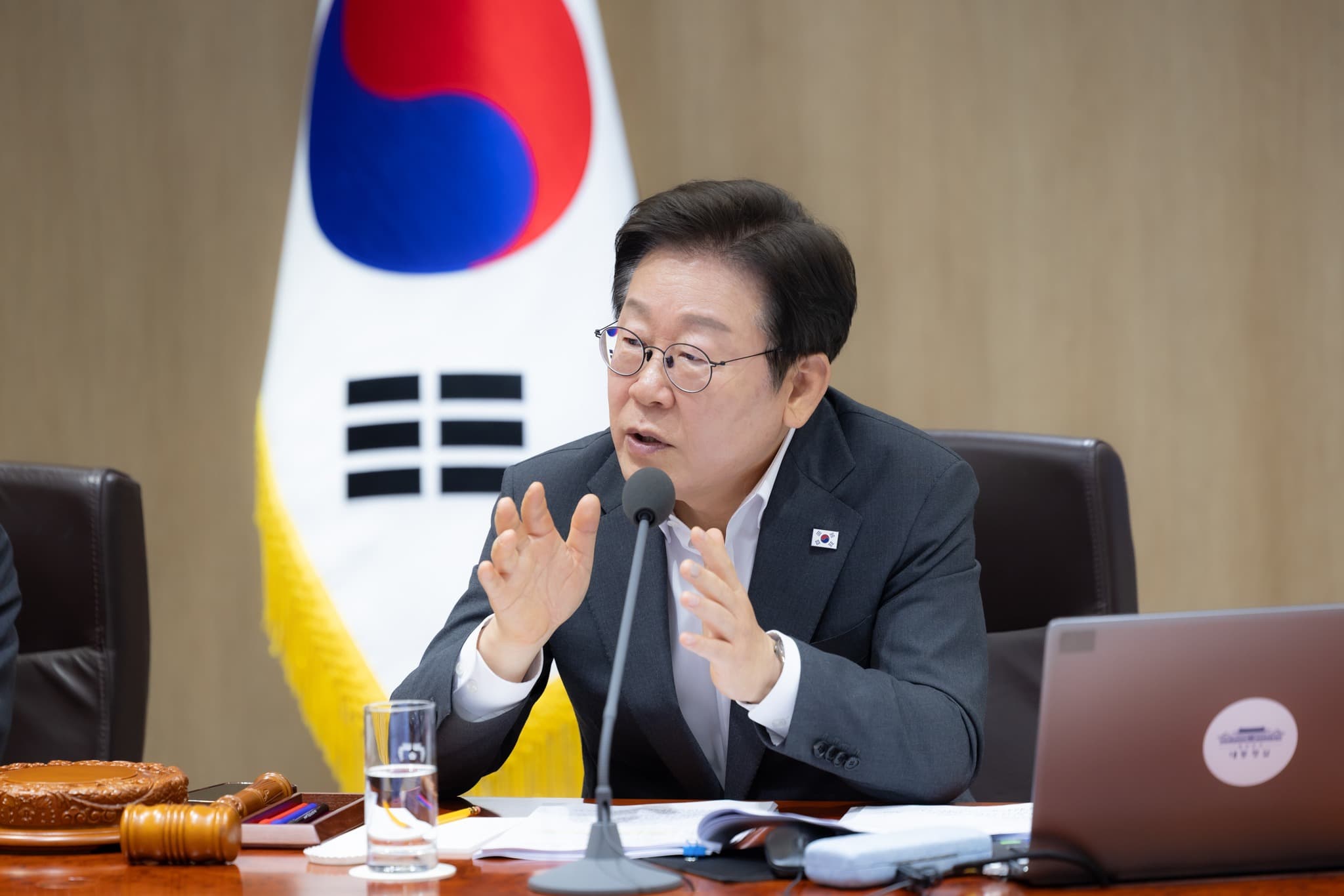 한미 관세 협상 타결, 관세율 15% 내린 대가는? 썸네일 이미지