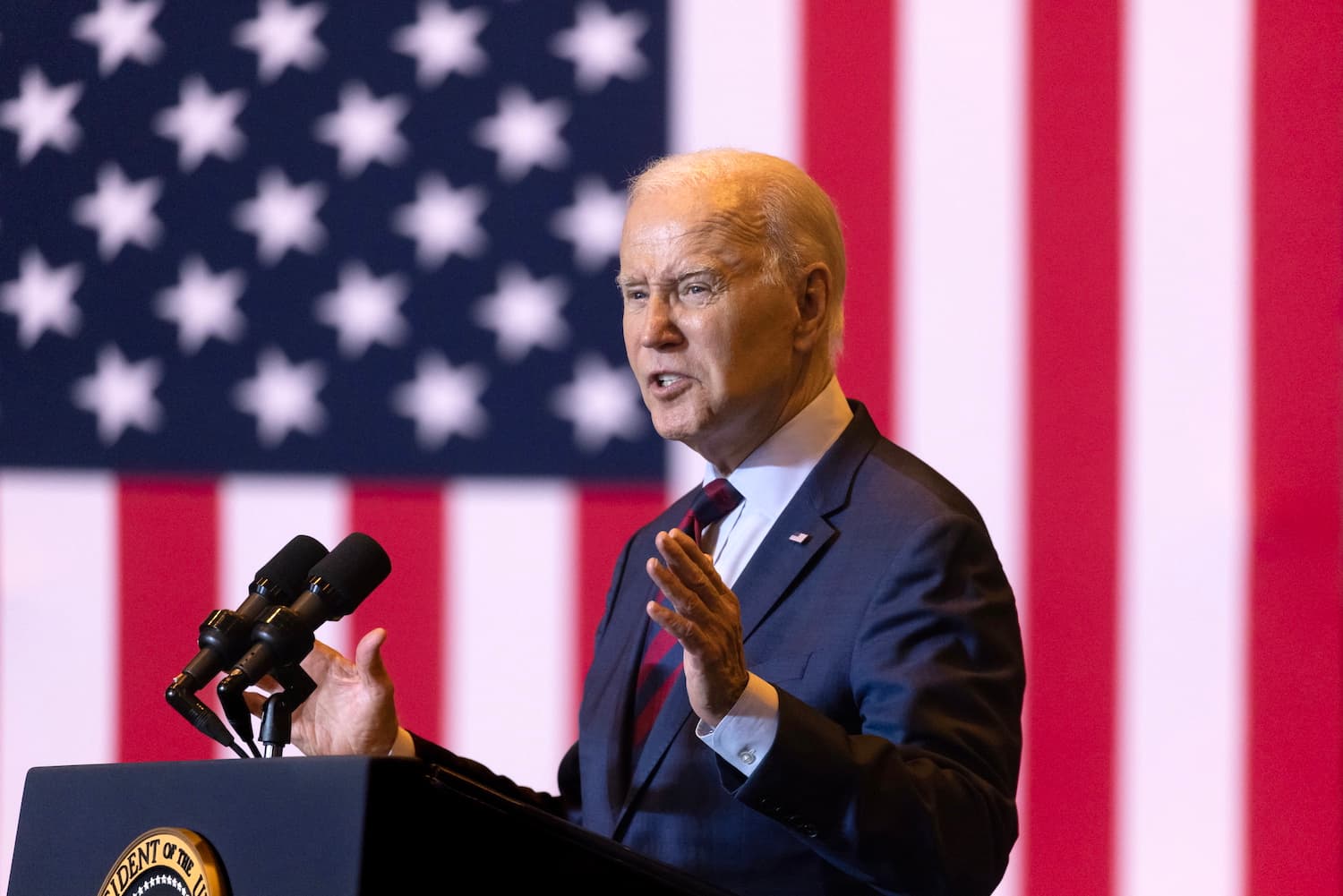 호전되는 미국 경제, 인기 없는 바이든 썸네일 이미지