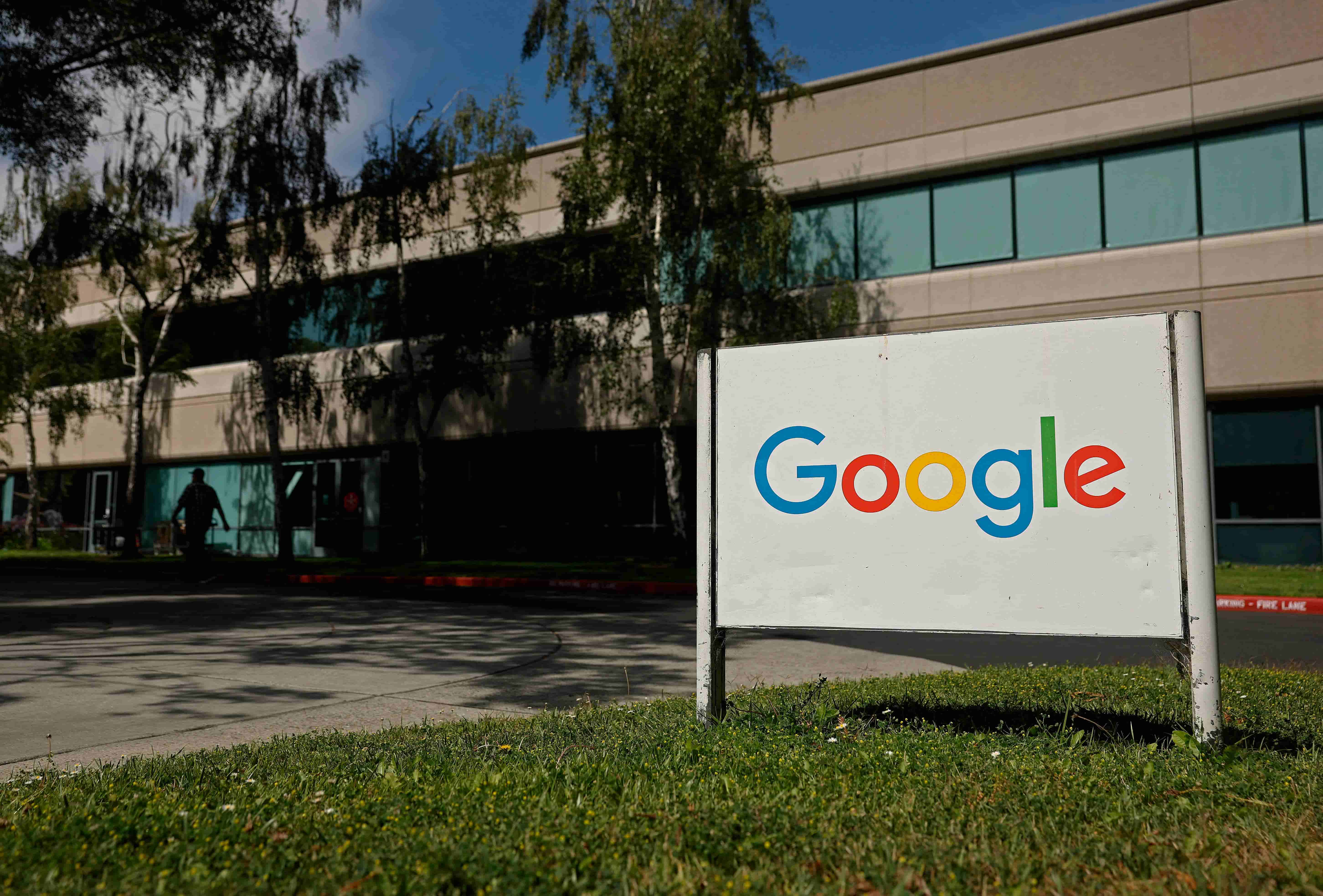 AI 뒤처지던 구글, 위기 극복한 비결은? 썸네일 이미지