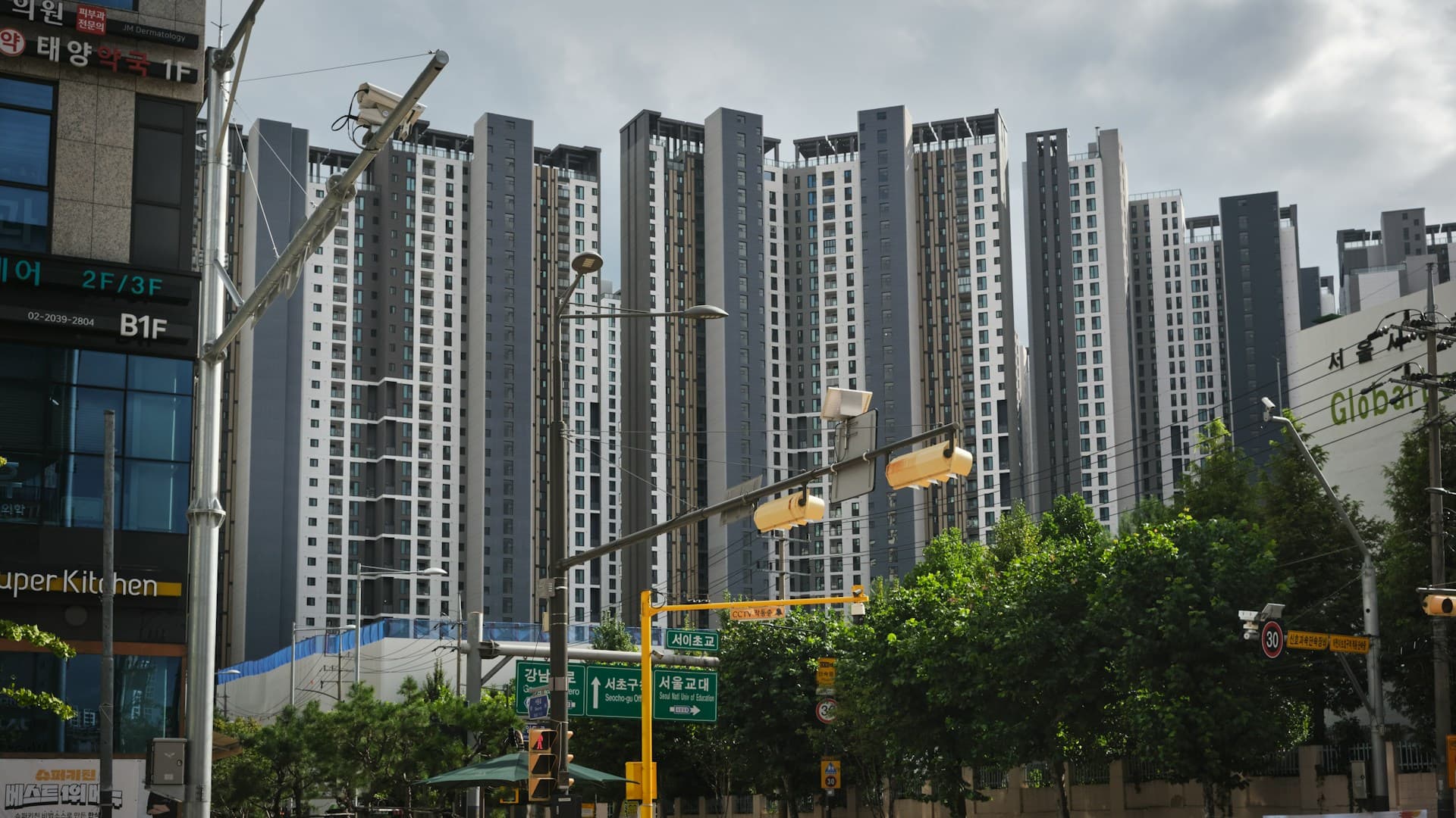 용산·과천에 1만 가구 공급, 수도권 영끌 공급 대책 나왔다 썸네일 이미지