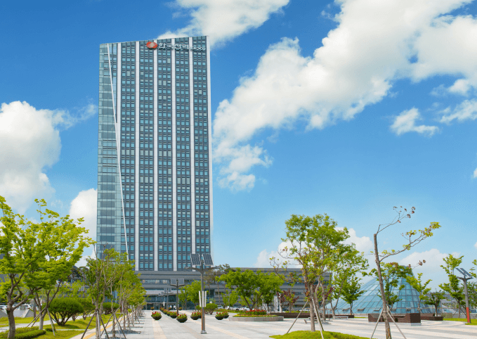 한국전력, 흑자 전환에 원전 시장 진출 기대감까지 썸네일 이미지